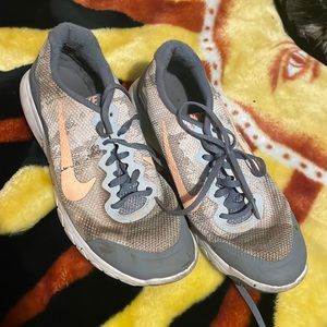 Women’s size 9 Nikes